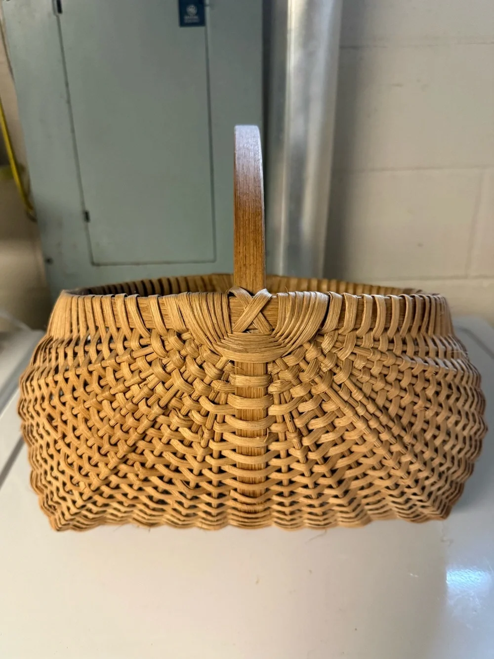 Vintage Hand Crafted Natural Brown Woven Country Rustic Basket Farmhouse 1980s